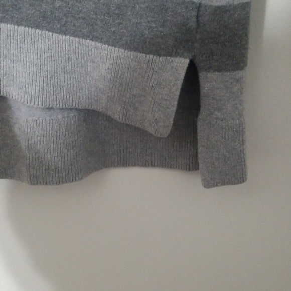 Sweater - Picture 4 of 4